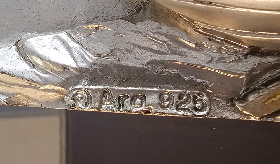 PLACA PLATA ESTERLINA ARG .925 FIRMADA F. CHIRICO MONTADA EN MARCO ESPEJO RETROVISOR. Foto 2 de 4