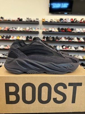 adidas Yeezy Boost 700 V2 Vanta Size 8 Pre-Owned FU6684 Triple Black
