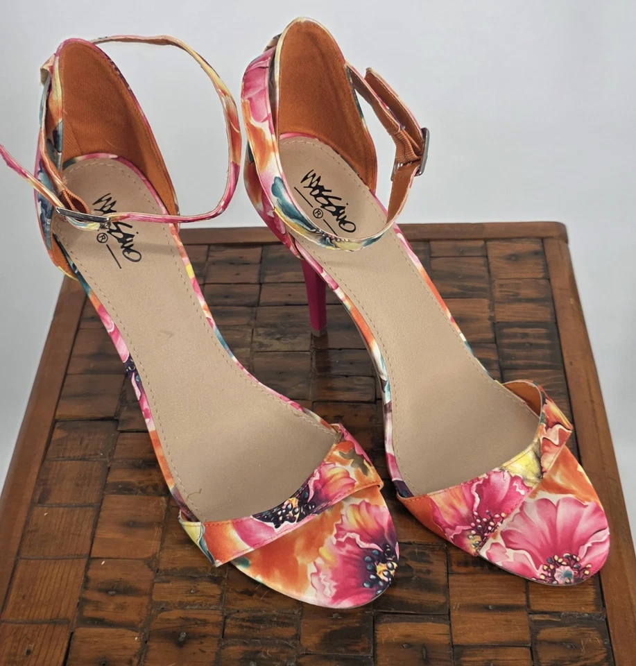 Sandalias florales Mossimo Stiletto punta abierta con cierre de hebilla en el tobillo talla 9,5 Foto 3 de 4