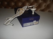 Stuart Weitzman Triumph white Peau shoes wome...