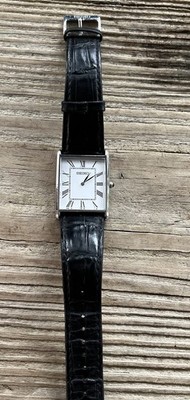 Seiko Essentials White Dial/Black Leather Strap Men's Watch