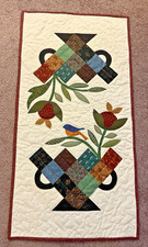 Corredor de mesa/tapete acolchado hecho a mano ~14,5" x 28" ~Cestas~ Multicolor