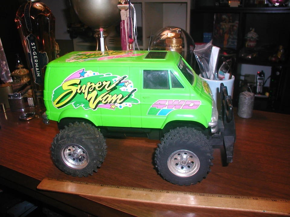 Radio Shack 4 wheel drive - Super VAN Remote Control Buggy 1980’s RC Car Vintage - Image 4 of 4