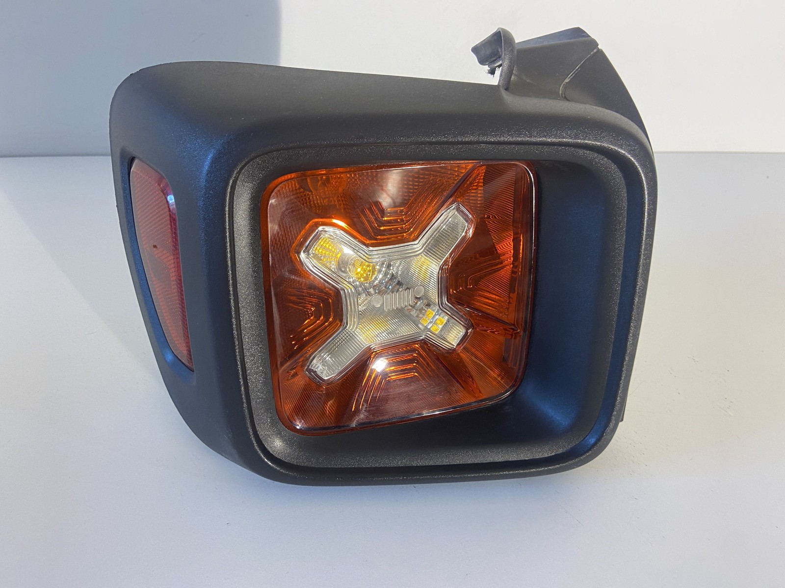 STOP FANALE POSTERIORE SINISTRO PER JEEP Renegade Serie 52060585 (14>18)