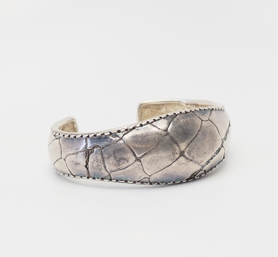 Vintage lizard skin motif sterling silver cuff bracelet by Ecclissi