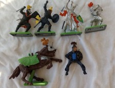 6 Vintage England Britains plastic metal Toy Knights Soldiers Horses L3