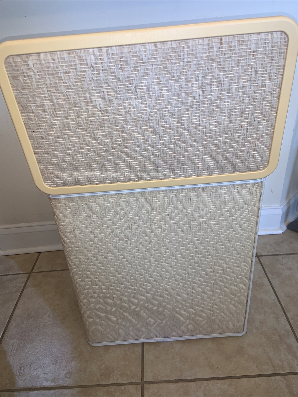 VINTAGE Wicker Hamper by Burlington Basket Company, MCM Hamper, 22.5x20