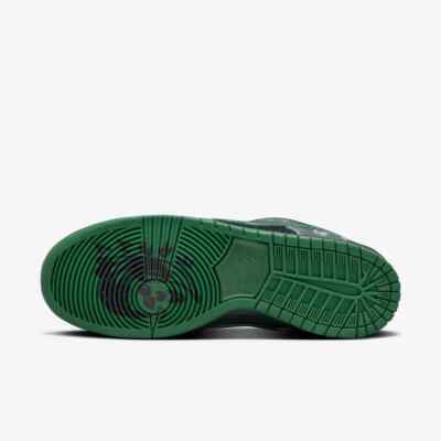 New Nike x There SB Dunk Low Pro Shoes - Anthracite/ Gorge Green