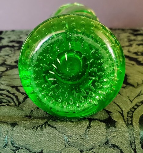 Thomas Webb & Sons, English Vaseline Crystal Glass Thick Swirled V Cone 1930's - Picture 10 of 12