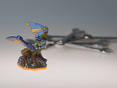 SKYLANDERS GIANTS - Drobot Lightcore (mit Karte & Code)