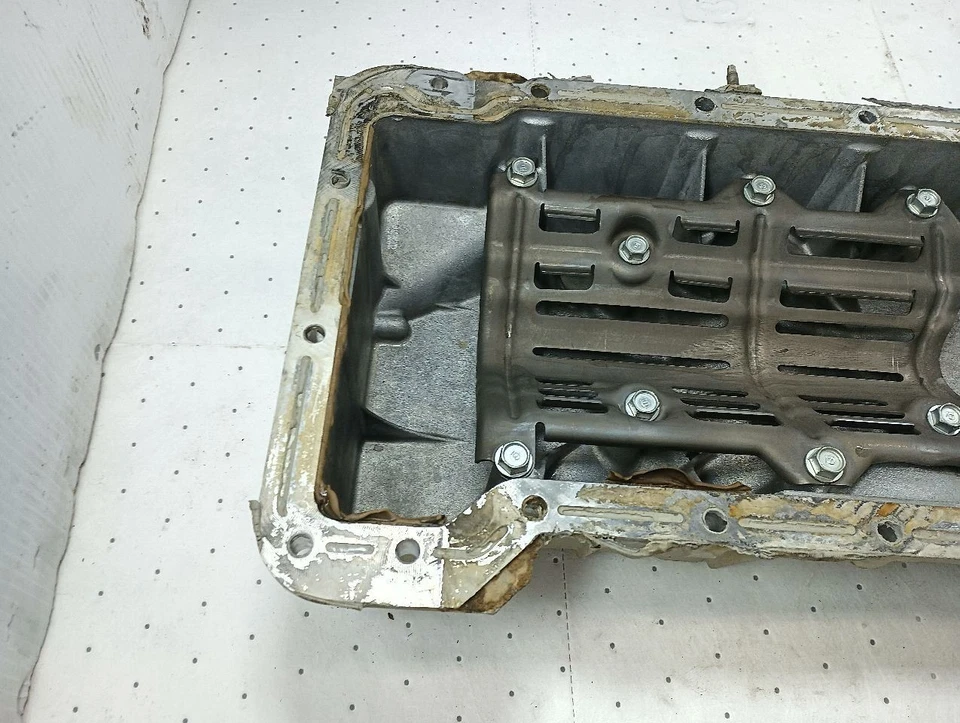 12634972 Chevrolet Silverado 2500 3500 2011-2016 cárter de aceite superior para 6,6 L 11485656 Foto 2 de 4