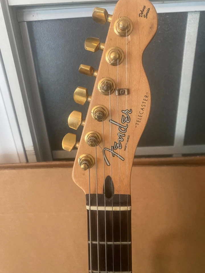 Fender Deluxe Nashville Telecaster con diapasón de arce - 2 colores Sunburst Foto 2 de 4