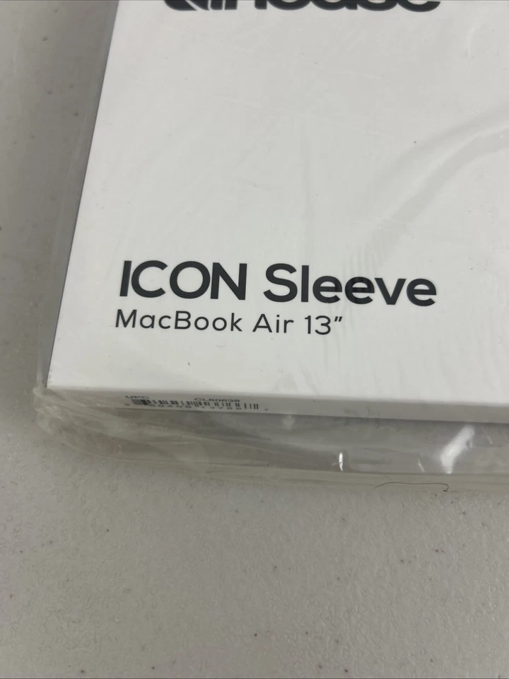 Incase ICON Sleeve for 13 inch MacBook Pro & Air, Graphite, w/ Tensaerlite Tech - Image 2 of 4