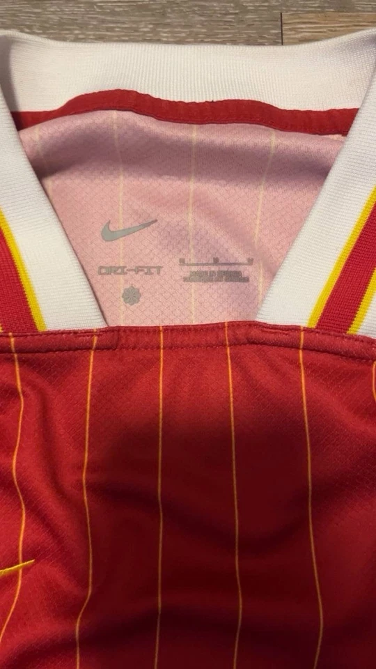 Liverpool FC Home (Player Issue/Authentic) Jersey 24/25- Diogo Jota #20 Size S/M - Image 2 of 3