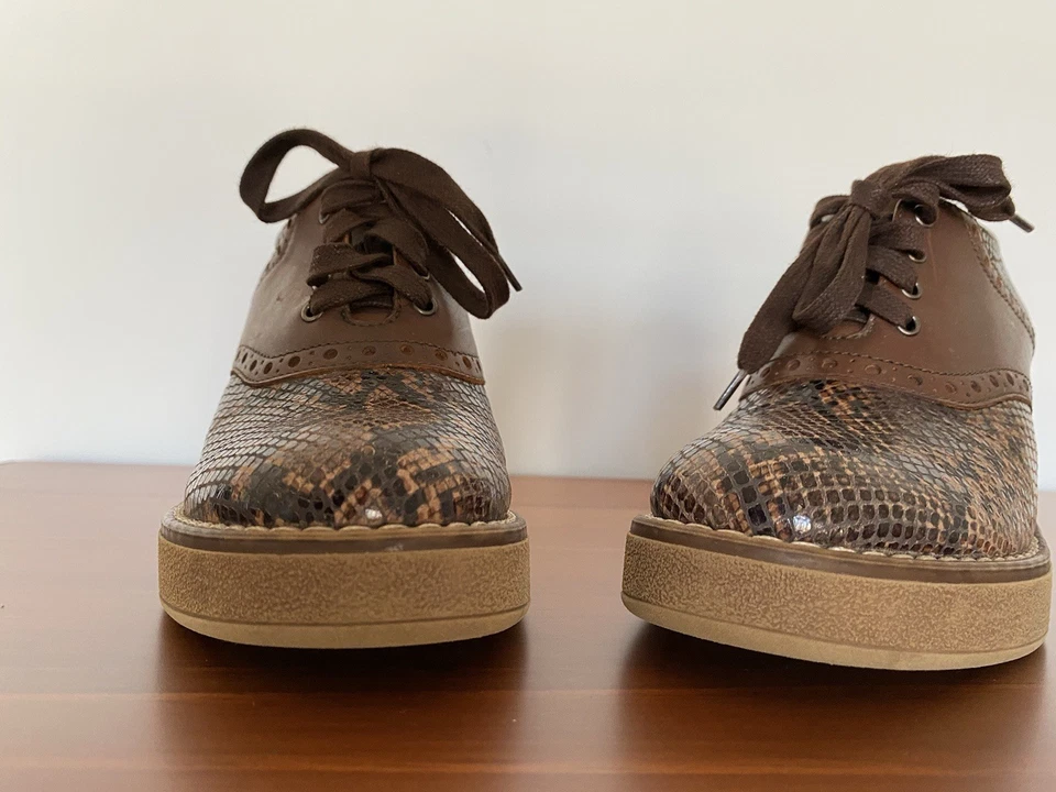 Zapatos de mujer Geox piel de serpiente marrón tacón medio bloque talla 35 EE. UU. 4,5 patrón italiano Foto 2 de 4