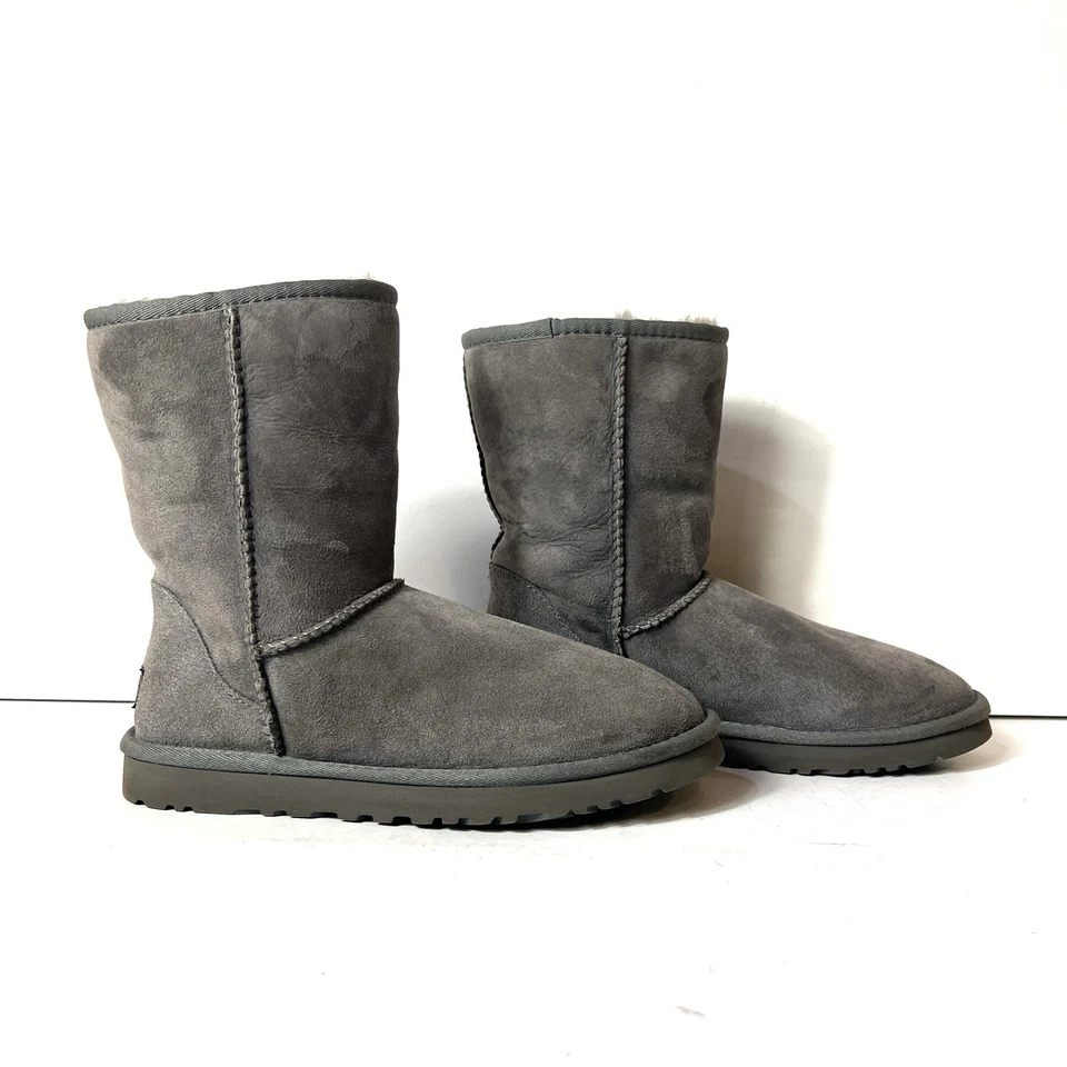 UGG Australia Gray Suede Winter Boots Sheepskin Lining Women Size 7 Pull On Shoe - Image 3 of 4