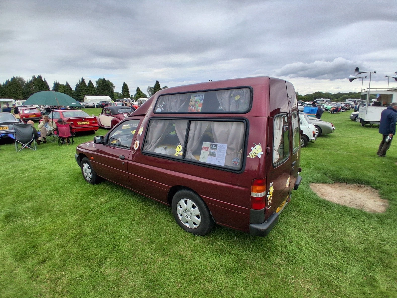 Ford Escort VAN/Chairman - Picture 2 of 11
