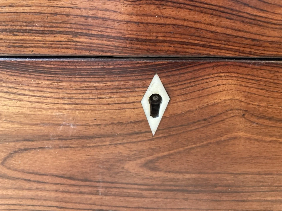 ANTIGUA Caja de Carrito de Té con Escudo de Hueso Bonito Grano de Madera Foto 4 de 4