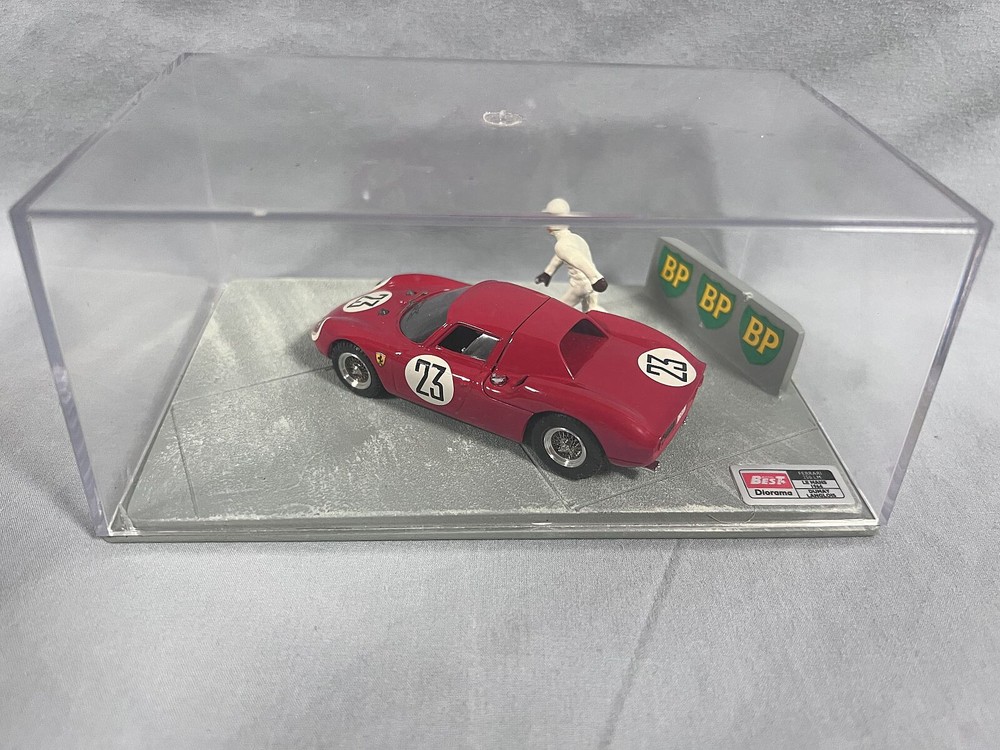 BEST MODEL DIORAMA FERRARI 250LM  LE MANS 1964 DUNMAY LANGLOIS LE56/2000