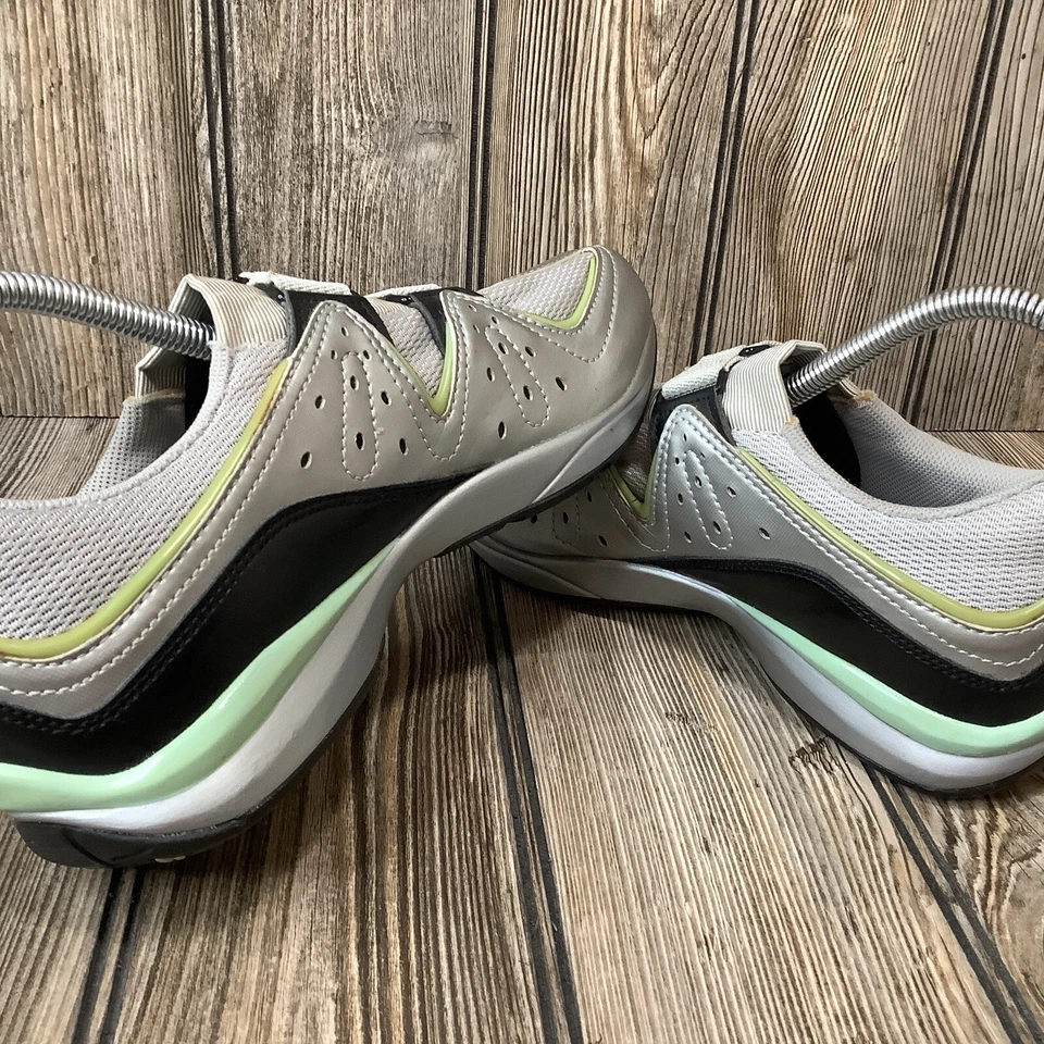 Zapatos de ciclismo Nike Spin Trainer Plus 265058 vintage para mujer talla 8 cromados como nuevos Foto 4 de 4