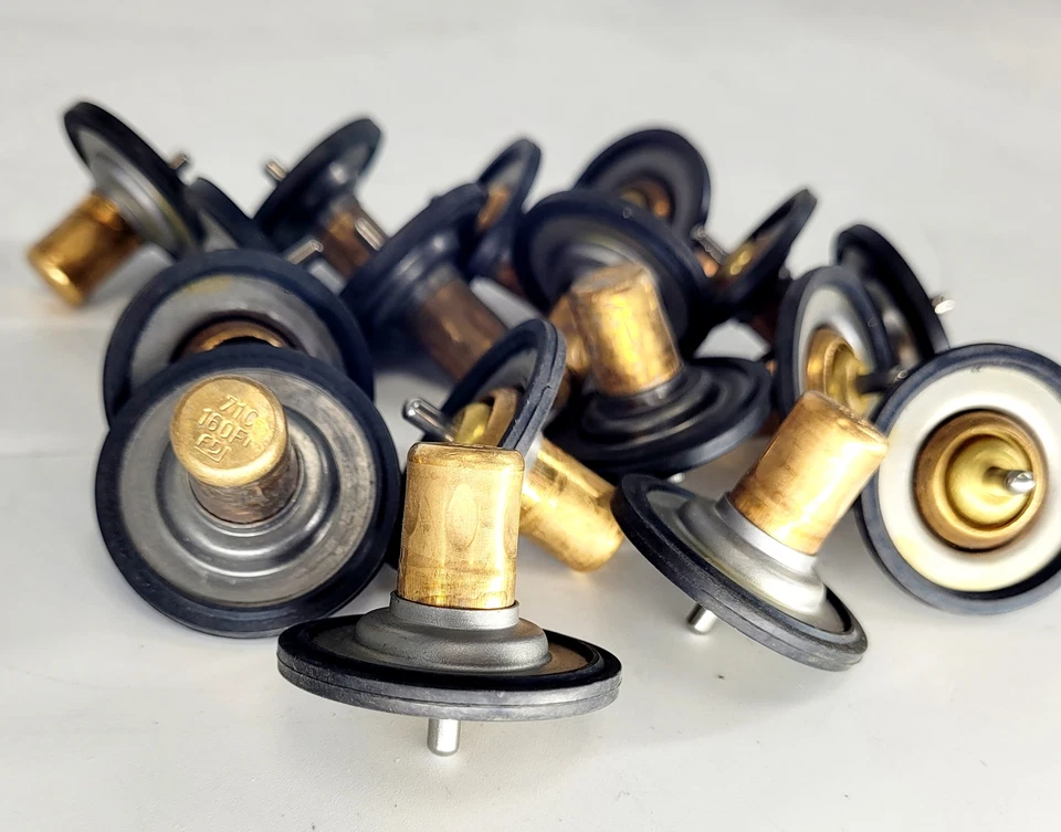 Termostato de alto flujo para motores Chevrolet Corvette LS Granatelli 53060S Foto 3 de 4