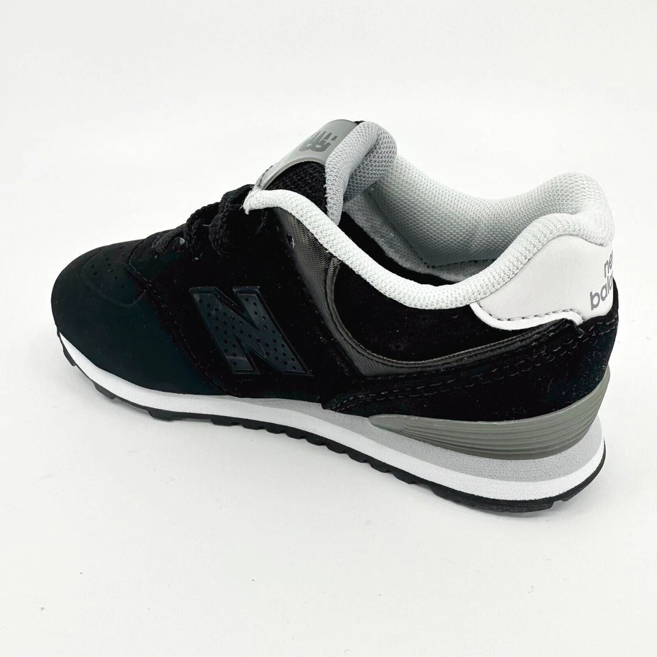 Zapatillas informales New Balance 574 Classics negras blancas de gamuza infantil KL574A1I Foto 3 de 4