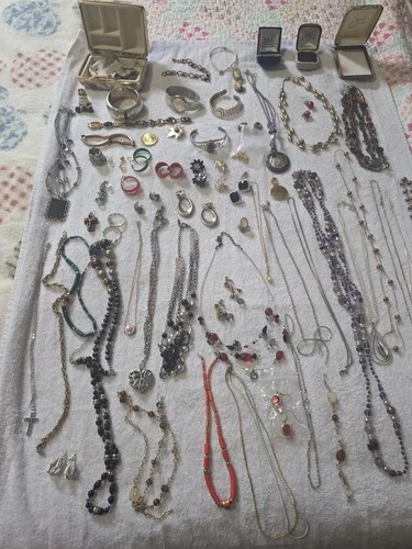 Lot 509 Vintage Costume Jewelry Mixed Items Pins, Necklaces, bracelets and more