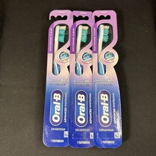 Oral-B Advanced Whitening Manual Dual Action Whitening Toothbrushes Medium lot 3