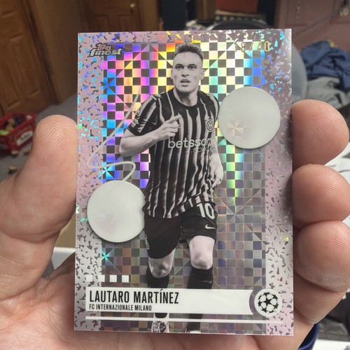 Lautaro Martinez 2025-26 Topps Finest UCC #13 Pearl Checkboard /40