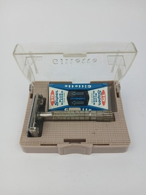 Vintage 1957 Gillete Flair Tip Safety Razor Twist To Open With Blades And Case