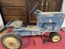 Ertl Ford Pedal tractor Original