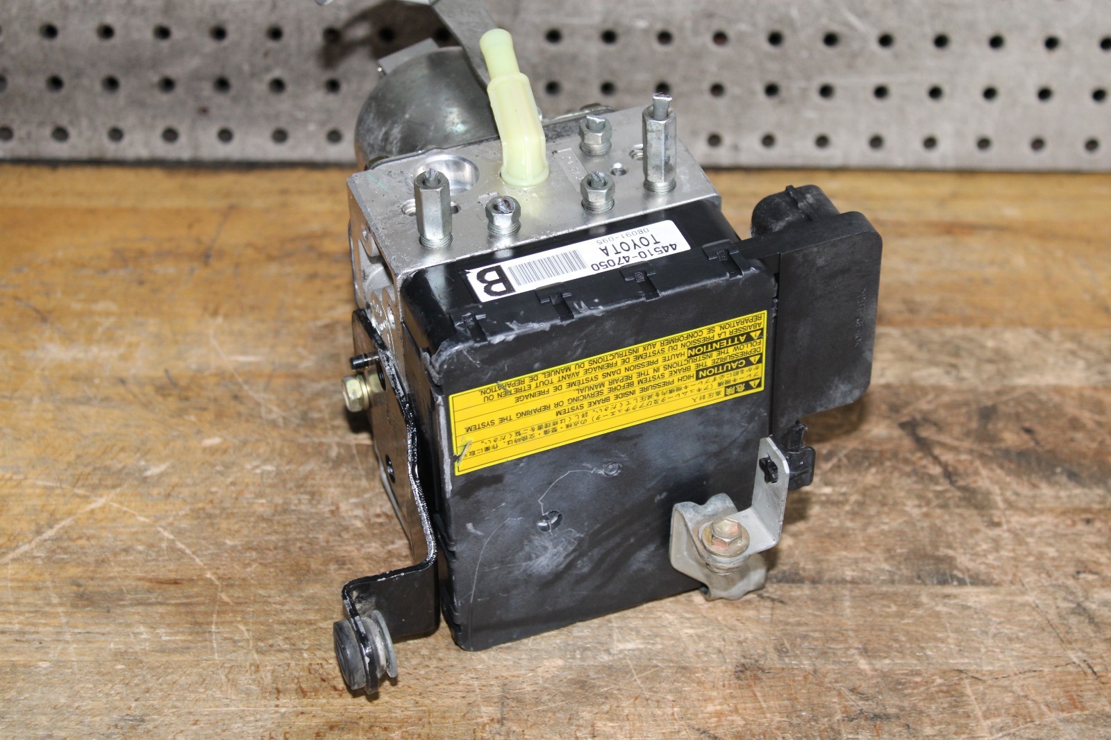 2006 TOYOTA PRIUS HYBRID ABS BRAKE PUMP SYSTEM HYDRAULIC ANTI LOCK OEM