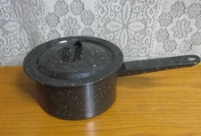Camping Black Speckled Enamelware 1 qt. Saucepan Pot with Lid