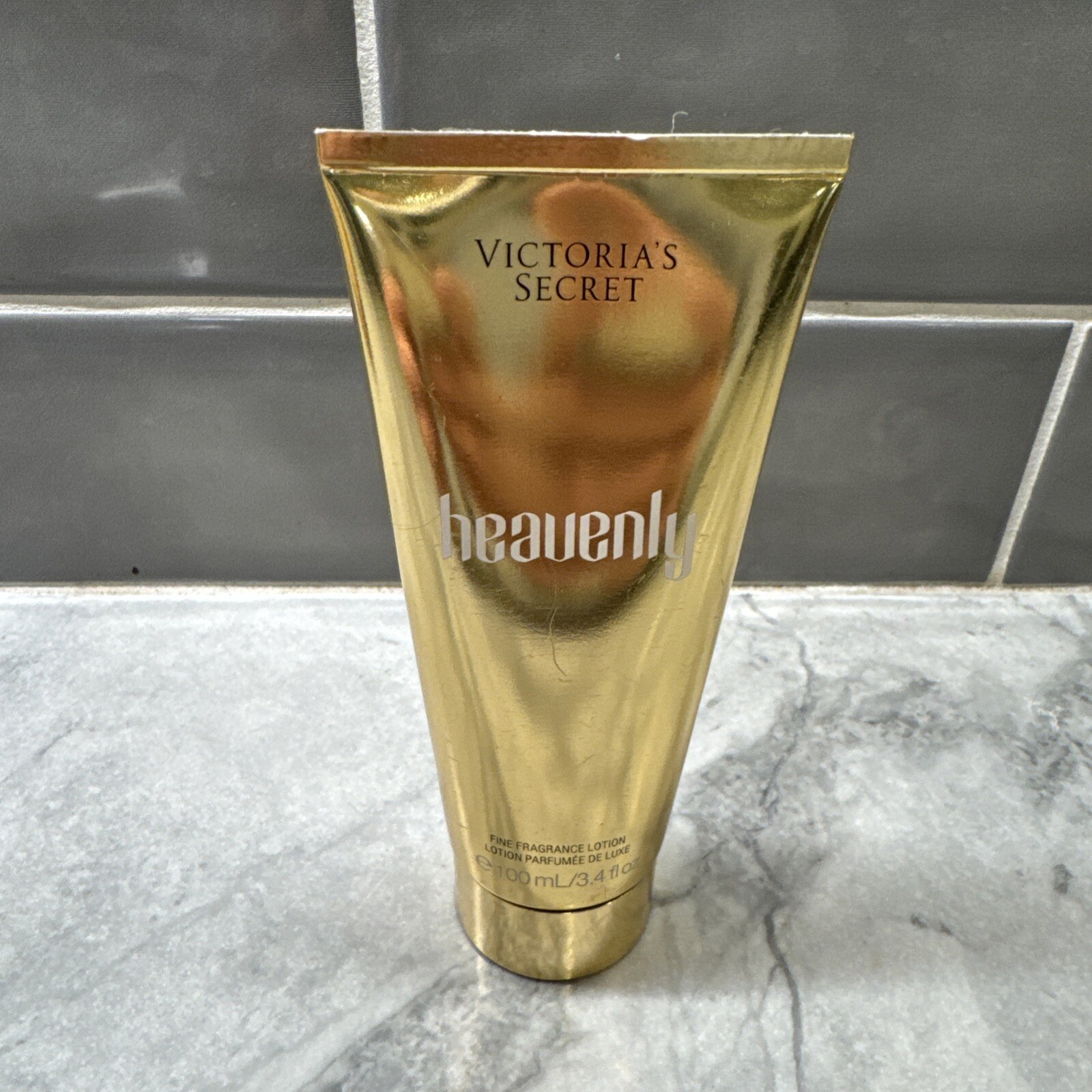 Victoria's Secret Heavenly Fragrance Loción Corporal 3.4 fl oz Nuevo Sellado