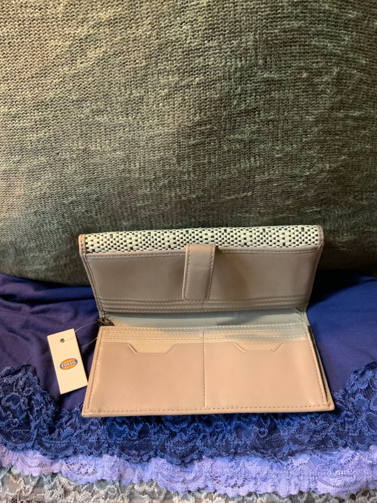 Fossil Light Gray Natural Leather & Straw Multi-Function Flap Snap Clutch  — image 10