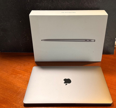 Apple MacBook Air 13 Zoll (256GB SSD, M1, 8GB) Laptop - space grau -Top-