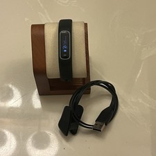 Garmin Vivosmart 4 Fitness Activity Tracker Black, Charger Included