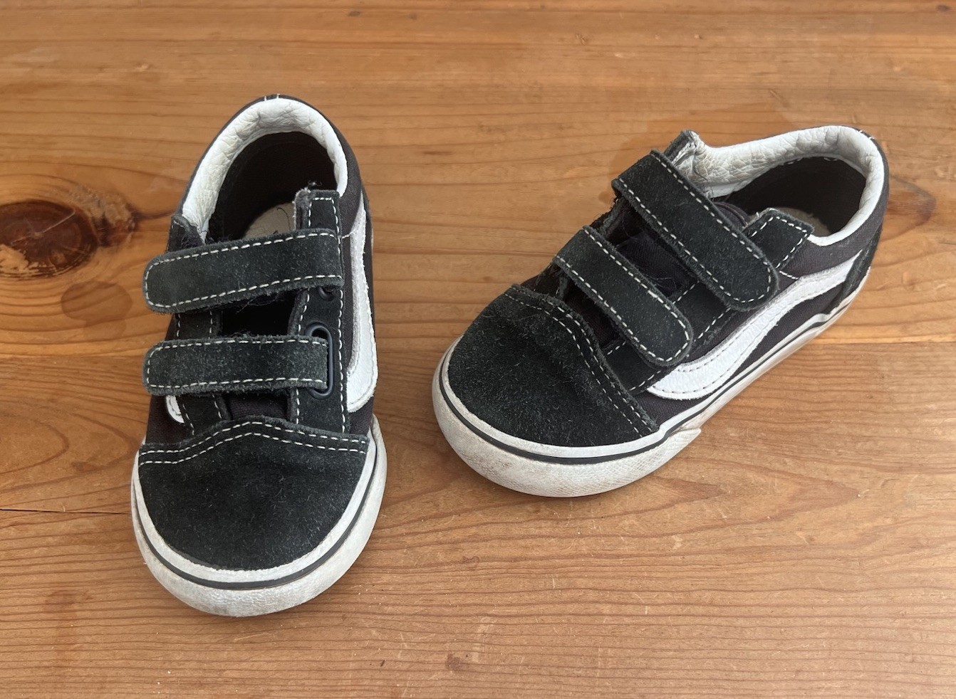 Vans Old Skool Toddler Shoes Size US 7.0 Black w/ Vel Cro Closure-image