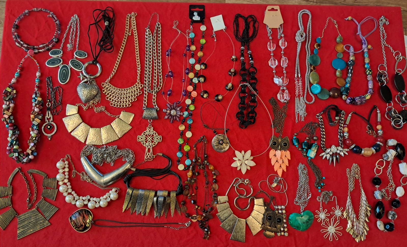 Large Bundle Of 36 Mixed Size Statement Necklaces, Costume Jewellery Joblot.