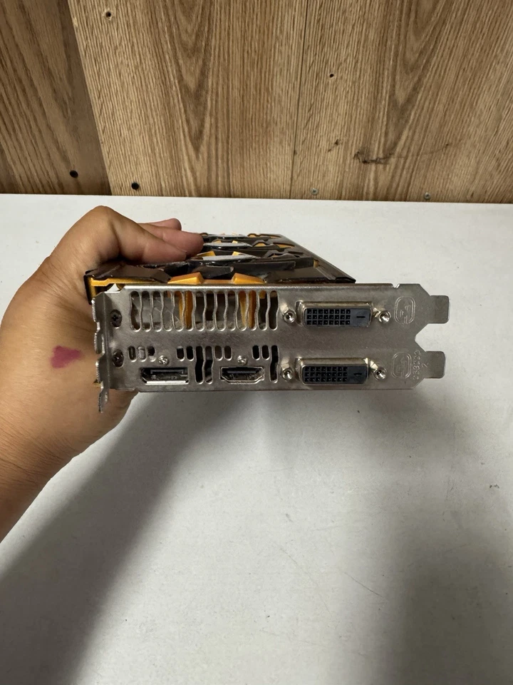 Sapphire AMD Radeon Tri-X R9-290X OC 4GB GDDR5 Video Graphics Card GPU 11226-00 - Image 2 of 4