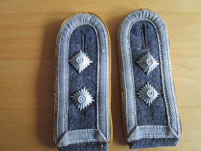 Paar Schulterklappen f.e.Oberfeldwebel der Fliegertruppe,FJ, f.d.Feldbluse