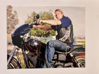 Charlie Hunnam Autogramm signiert 8x10 (20x25 cm) Sons of Anarchy  Jax  Inscript