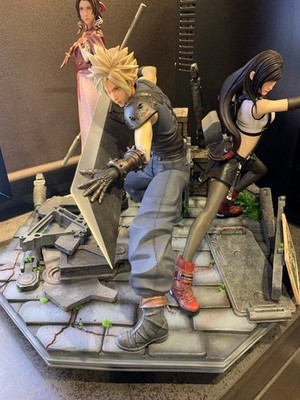 F4 Studio FFVII Cloud Strife 1/4 Scale Statue Final Fantasy 7