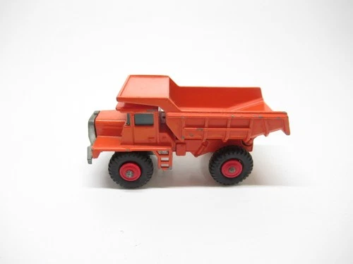MATCHBOX LESNEY #28 ORANGE MACK DUMP TRUCK