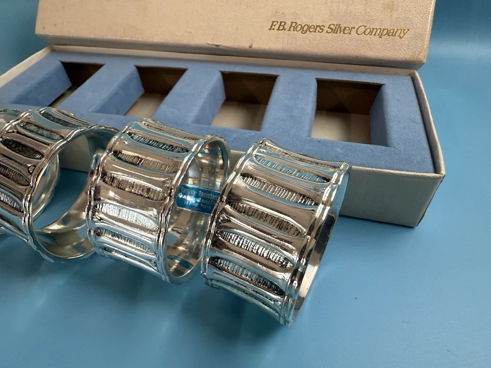 F.B. Juego de anillos de servilleta Rogers Silver Co de colección plateada caja resistente al deslustre Foto 4 de 4
