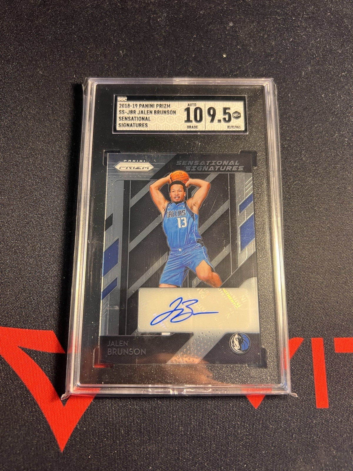 Jalen Brunson 2018-19 Panini Prizm RC Sensational Signatures SCG 9.5 / 10 Auto