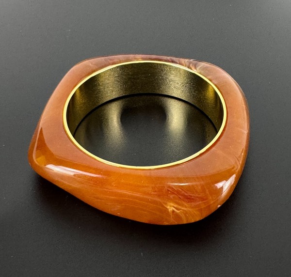 Alternate view of $150 Veronica Beard Nib Auth Tortoise Sculpted Resin Bangle Bracelet Gold Plated