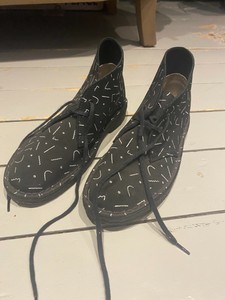 clarks desert boots size 4
