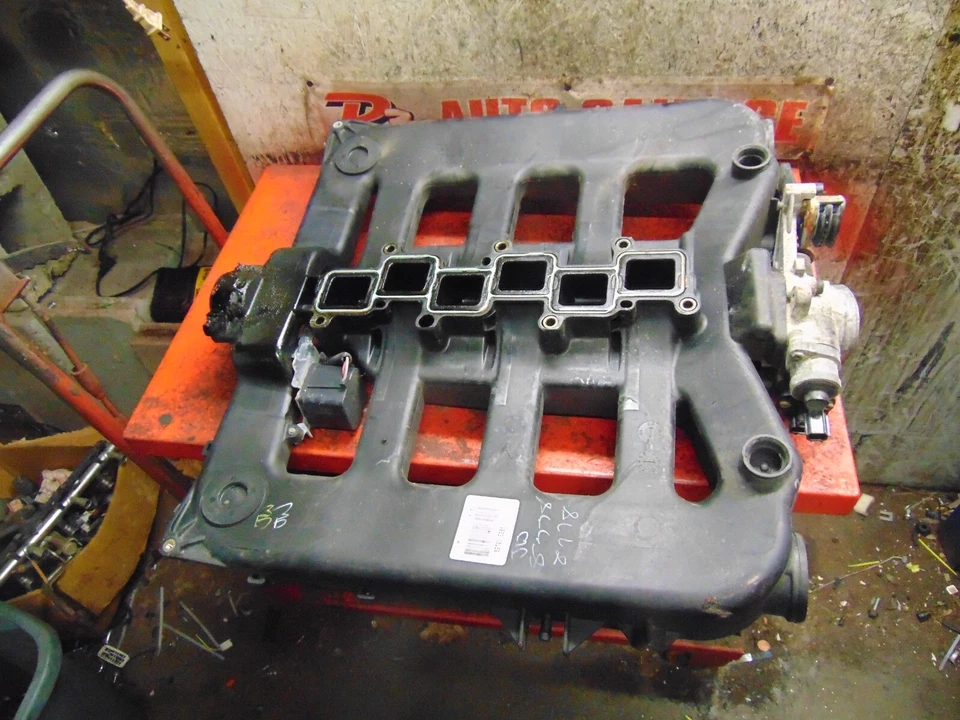 02 04 03 Chrysler 300m OEM 3.5 Conjunto colector de admisión superior Foto 3 de 4