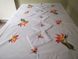 Détails Sur Magnifique Nappe De Table Brodee Main Oiseau Du Paradis De Madagascar Neuve